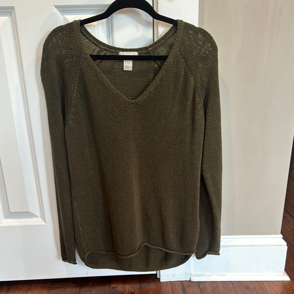 H&M Green V-Neck Sweater Lightweight Knit